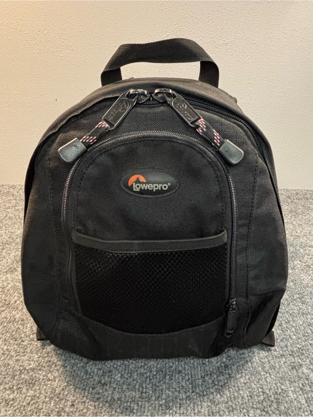 Lowepro Micro Trekker 100 Camera Backpack Black Padded DSLR Lens Bag Backpack - Picture 2 of 14
